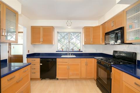 818 Vale View Dr, Vista, CA 92081 photo 2
