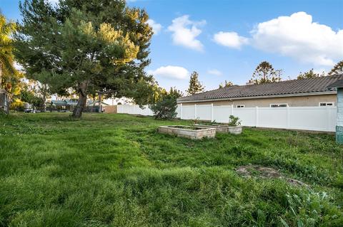 818 Vale View Dr, Vista, CA 92081 photo 24