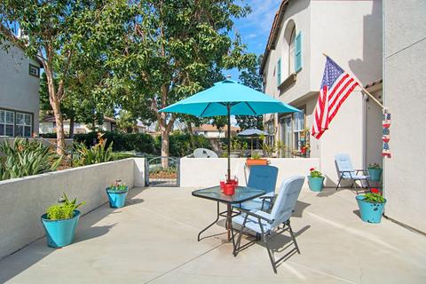 315 Dolphin Ln #4, Oceanside, CA 92058 photo 2