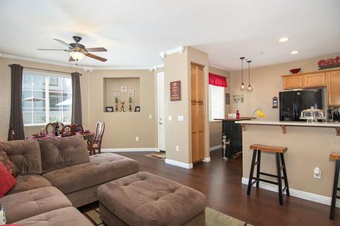 315 Dolphin Ln #4, Oceanside, CA 92058 photo 10