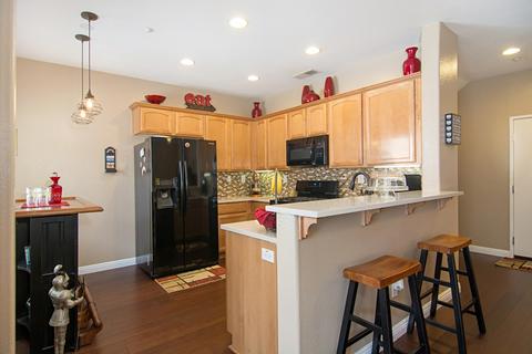 315 Dolphin Ln #4, Oceanside, CA 92058 photo 3