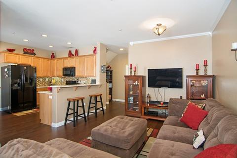 315 Dolphin Ln #4, Oceanside, CA 92058 photo 8