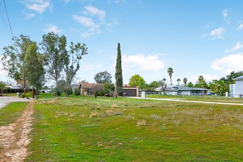 225 Hope St, Ramona, CA 92065 photo 2