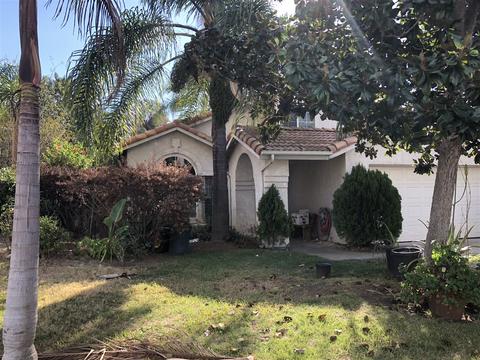 202 Royal Glen Dr, Fallbrook, CA 92028 photo 2