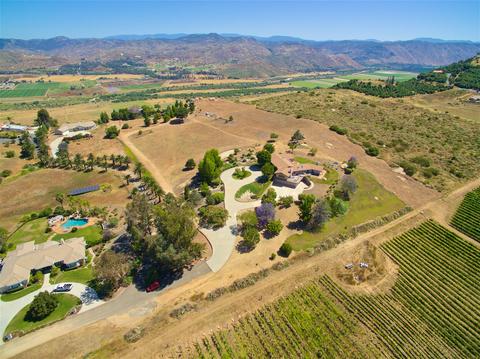 15438 Sky High Rd, Escondido, CA 92025 photo 2