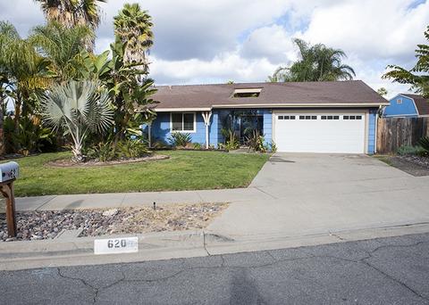 620 Nancy St, Escondido, CA 92027 photo 1