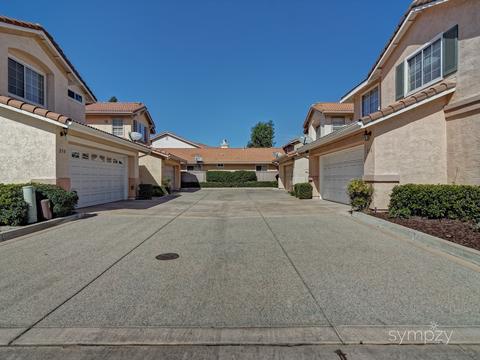 262 Brookview Ct, Santee, CA 92071 photo 2