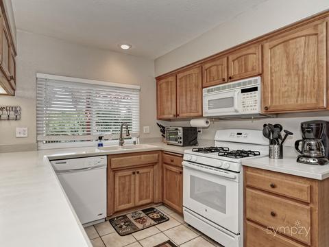10328 Centinella Dr, La Mesa, CA 91941 photo 9