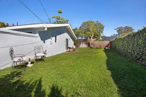 8911 Nottingham Pl, La Jolla, CA 92037 photo 10