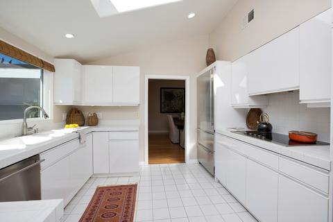 8911 Nottingham Pl, La Jolla, CA 92037 photo 22