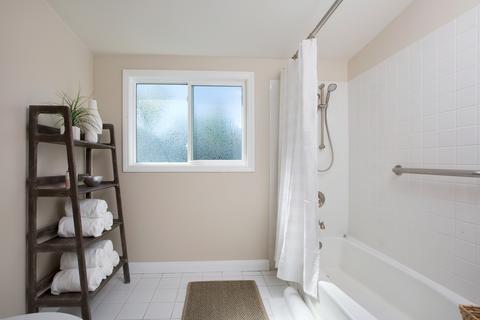8911 Nottingham Pl, La Jolla, CA 92037 photo 14