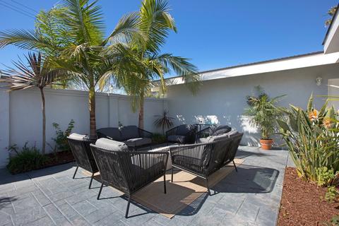 8911 Nottingham Pl, La Jolla, CA 92037 photo 5