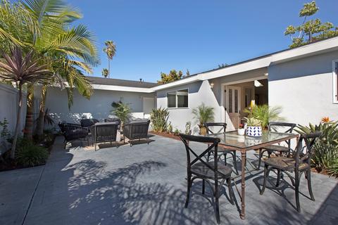 8911 Nottingham Pl, La Jolla, CA 92037 photo 1