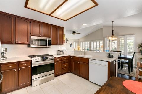 2827 Blackbush Ln, El Cajon, CA 92019 photo 6