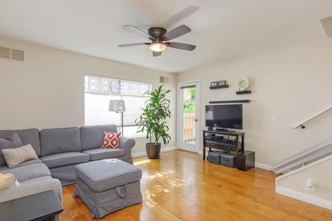 8272 Gilman Dr #20, La Jolla, CA 92037 photo 2