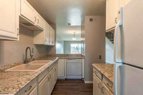 5700 Baltimore Dr #246, La Mesa, CA 91942 photo 2