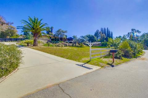 3306 Sunset Dr, Fallbrook, CA 92028 photo 2
