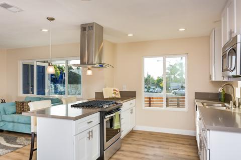 361 Retreat Ct, Fallbrook, CA 92028 photo 4