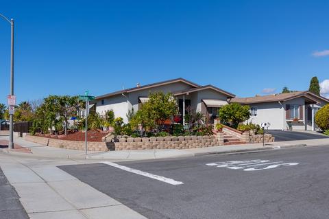 3299 Anchor Cir, Oceanside, CA 92056 photo 2