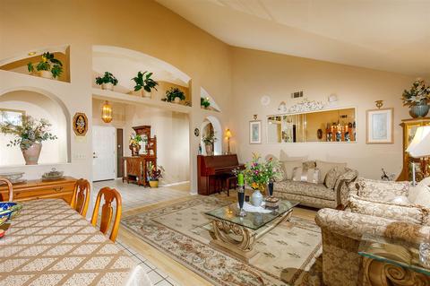1832 Queens Way, Vista, CA 92084 photo 7
