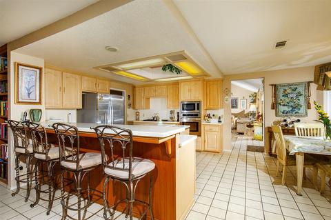 1832 Queens Way, Vista, CA 92084 photo 16