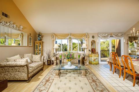 1832 Queens Way, Vista, CA 92084 photo 5