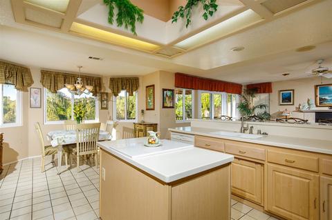 1832 Queens Way, Vista, CA 92084 photo 18