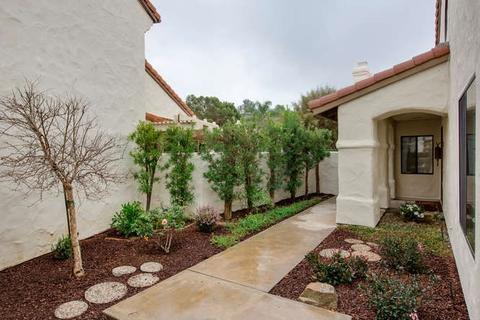 637 Hibiscus Gln, Escondido, CA 92025 photo 3