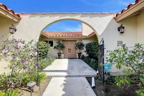 7626 Cortina Ct, Carlsbad, CA 92009 photo 2