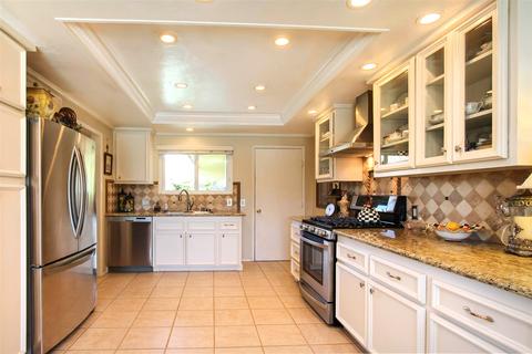 7626 Cortina Ct, Carlsbad, CA 92009 photo 6