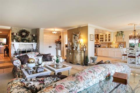7626 Cortina Ct, Carlsbad, CA 92009 photo 5