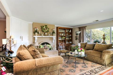 7626 Cortina Ct, Carlsbad, CA 92009 photo 12