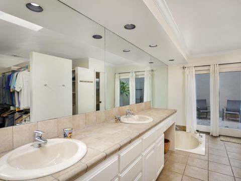 6921 Neptune Pl, La Jolla, CA 92037 photo 12