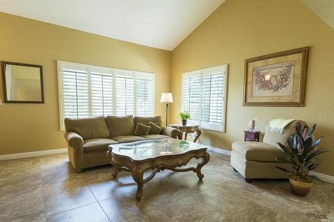 520 Pine Tree Pl, Escondido, CA 92025 photo 3