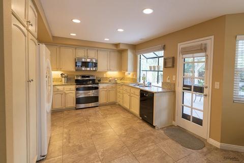 520 Pine Tree Pl, Escondido, CA 92025 photo 6