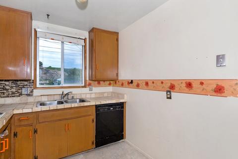 1276 Elkelton Blvd, Spring Valley, CA 91977 photo 10