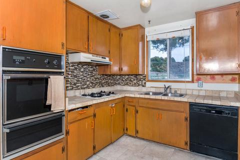 1276 Elkelton Blvd, Spring Valley, CA 91977 photo 9