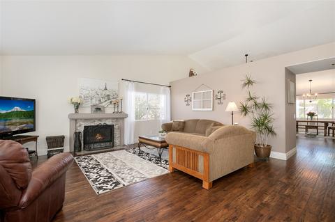 625 Creekside Ave, Oceanside, CA 92057 photo 9