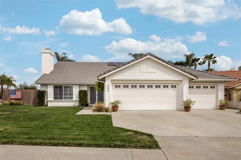 625 Creekside Ave, Oceanside, CA 92057 photo 2