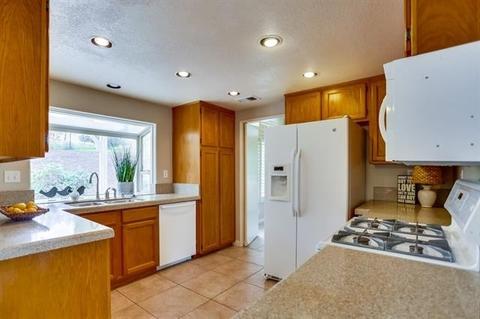 8568 Paseo Del Sol, Santee, CA 92071 photo 2