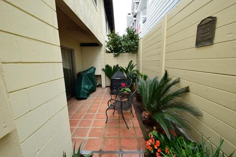 230 B Ave, Coronado, CA 92118 photo 17