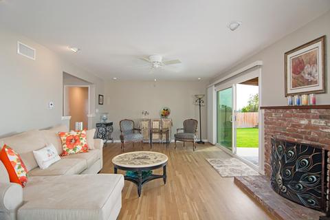 6380 Henderson Dr, La Mesa, CA 91942 photo 5