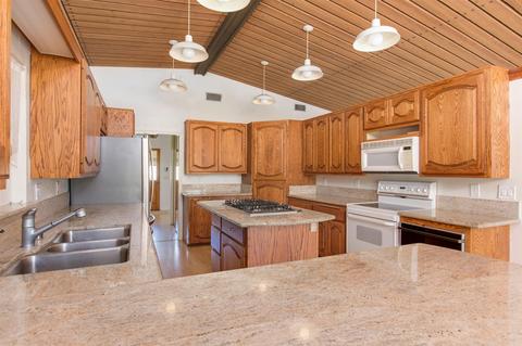 1730 Summit Dr, Escondido, CA 92027 photo 5