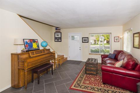 10275 Princess Marcie Dr, Santee, CA 92071 photo 2