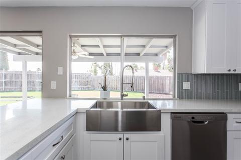 1421 Jeffrey Pl, Escondido, CA 92027 photo 4