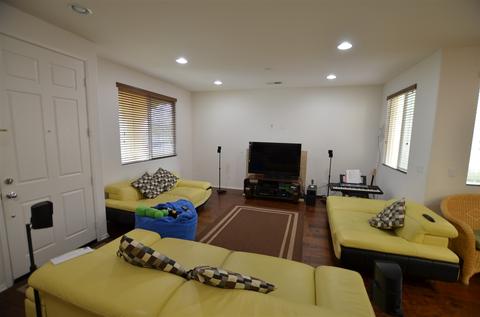 1362 Carpinteria St, Chula Vista, CA 91913 photo 3