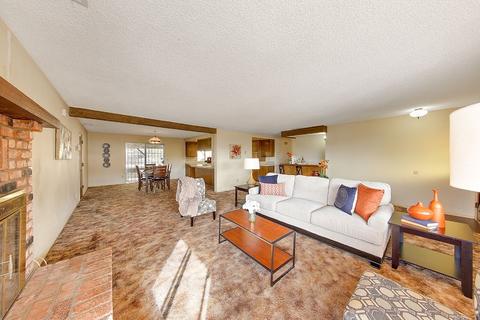 1460 E Taylor St, Vista, CA 92084 photo 2