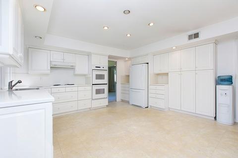 8505 Nottingham Pl, La Jolla, CA 92037 photo 6
