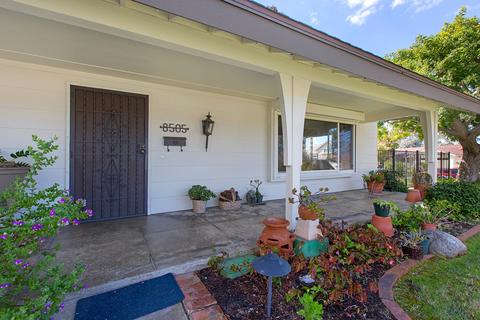 8505 Nottingham Pl, La Jolla, CA 92037 photo 2