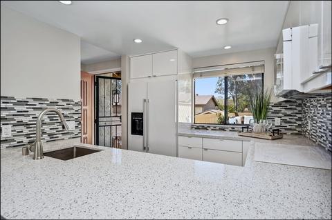 8360 Via Sonoma #E, La Jolla, CA 92037 photo 10